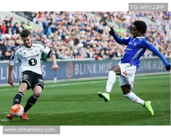 特罗姆与罗森的精彩对决揭示了足球战术的魅力与团队合作的重要性