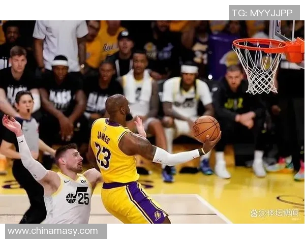 热火与湖人激战正酣超清画面尽显篮球魅力与精彩瞬间